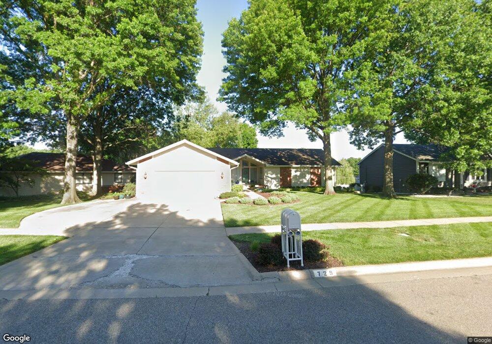 729 SW Prairie Ct, Topeka, KS 66606 - photo 1