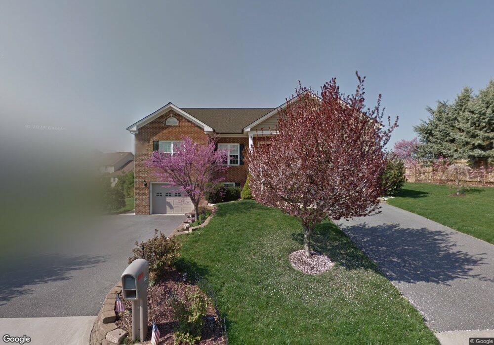 882 Falcon Ct, Harrisonburg, VA 22802 - photo 1