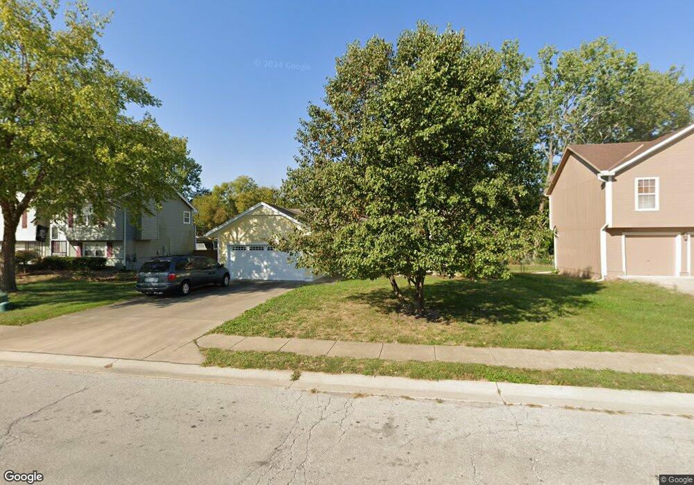 118 S Huntsman Blvd, Raymore, MO 64083 - photo 1