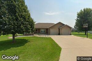 1222 Hayes Ave, Hull, IA 51239