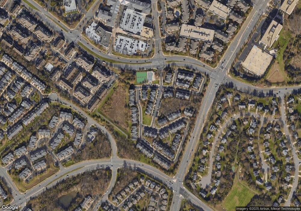 2384 Woodland Pond Ln, Herndon, VA 20171 - photo 1