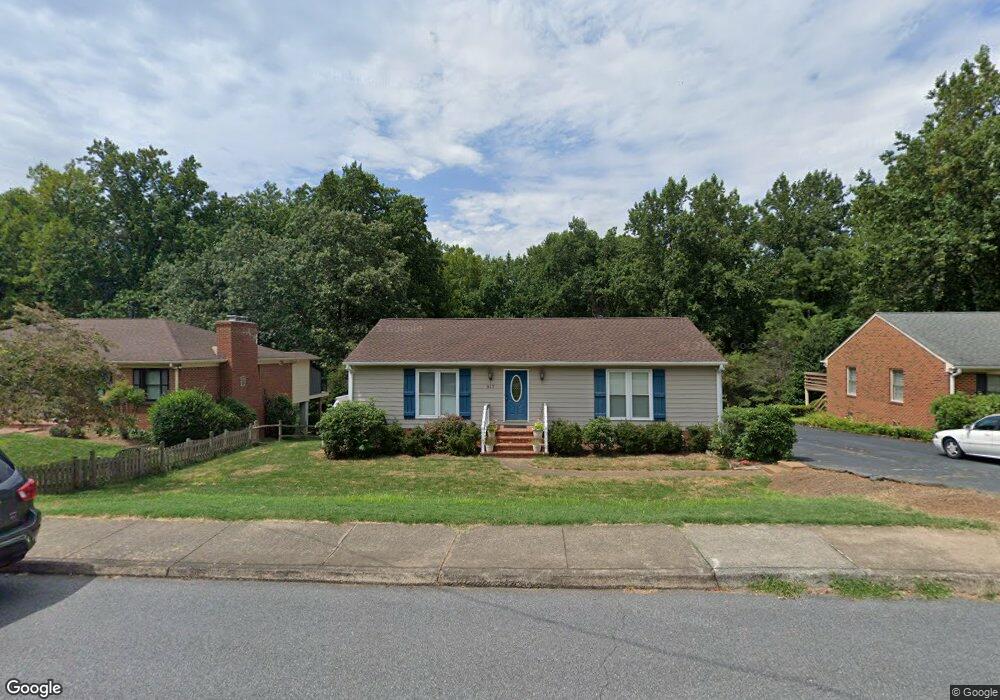 917 Saint Charles Ave, Charlottesville, VA 22901 - photo 1