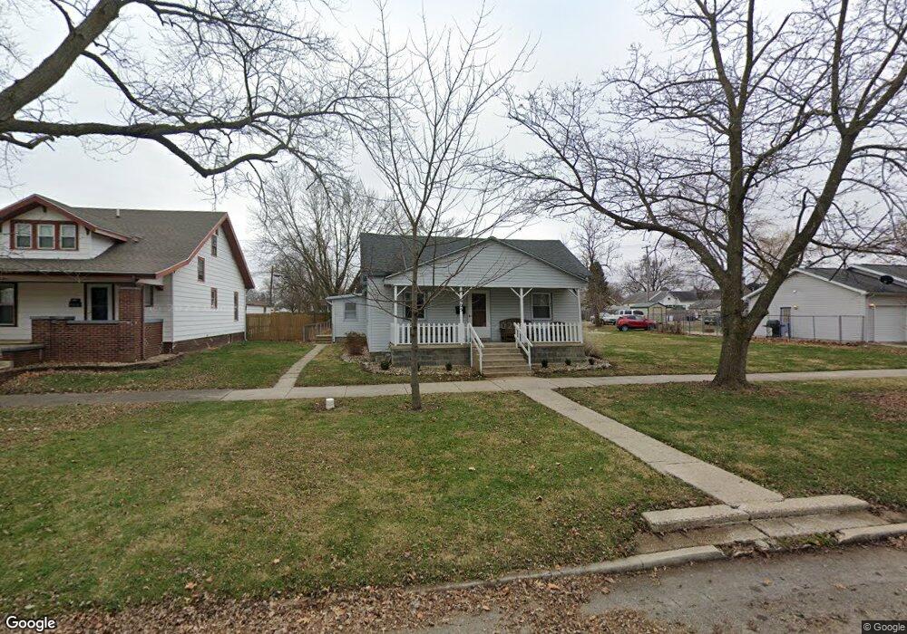 905 Prairie Ave, Mattoon, IL 61938 - photo 1