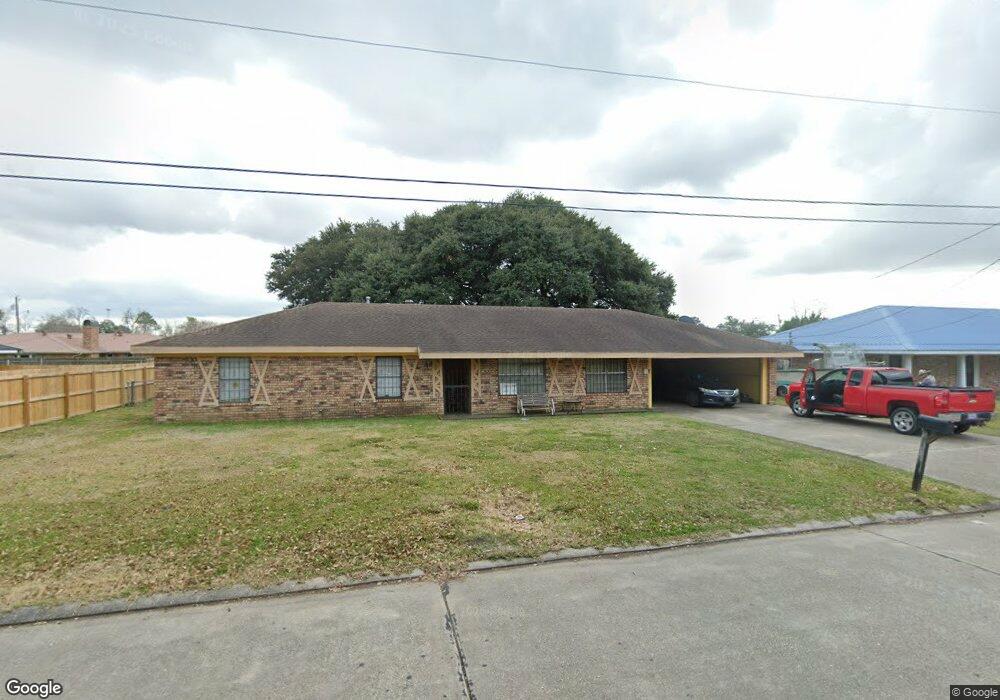 911 Roberta St, New Iberia, LA 70560 - photo 1