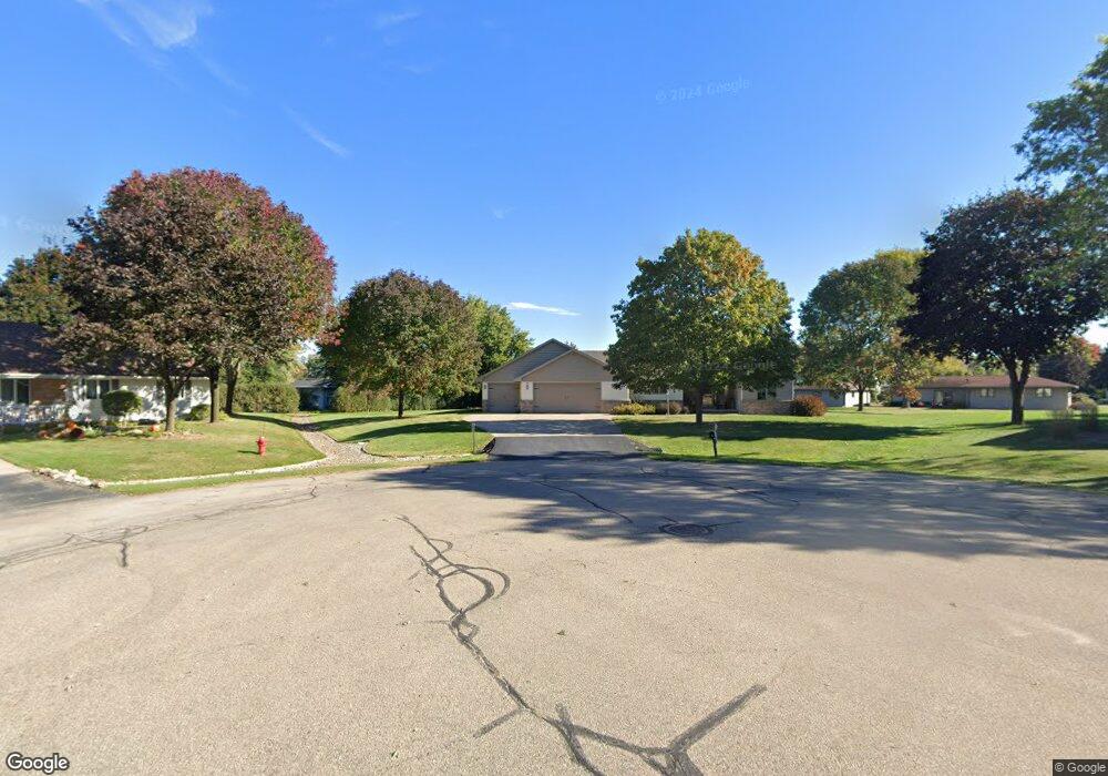 N9668 Tom Ct, Appleton, WI 54915 - photo 1