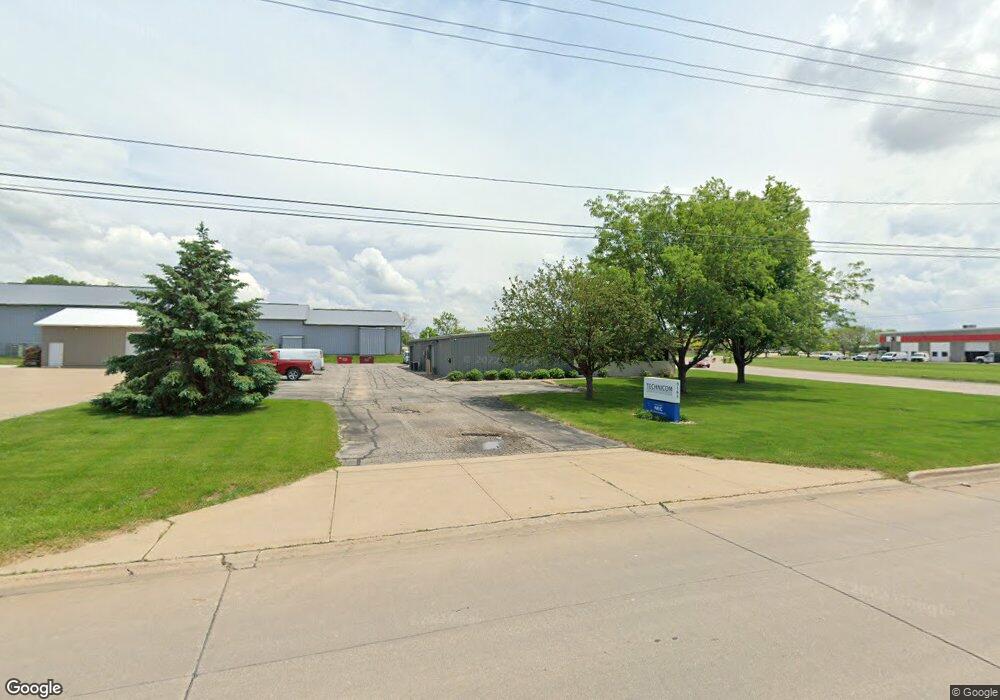 3165 12th St SW, Cedar Rapids, IA 52404 - photo 1