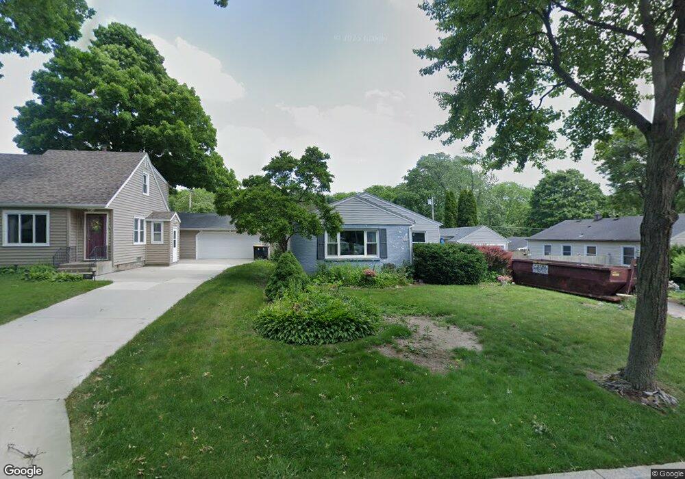 1912 N 119th St, Milwaukee, WI 53226 - photo 1