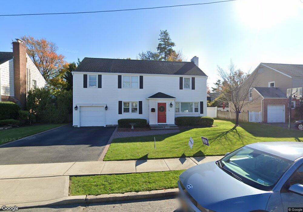 33 E Voss Ave, East Rockaway, NY 11518 - photo 1