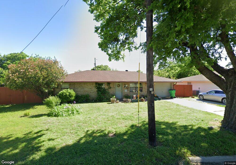 1604 Moss St, Gainesville, TX 76240 - photo 1