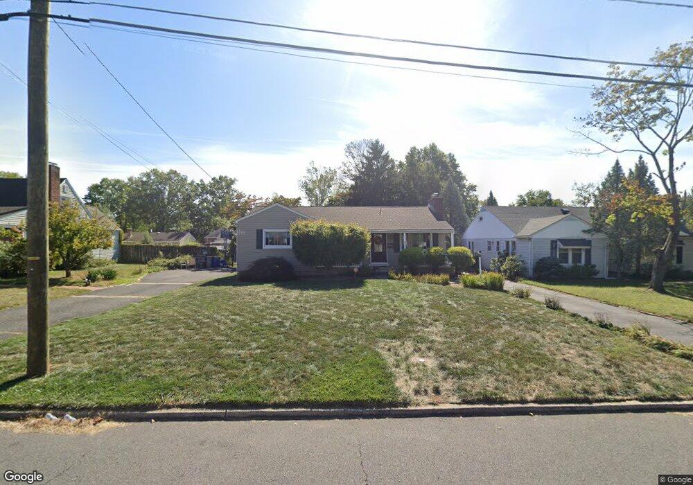 689 Denninger Rd, North Plainfield, NJ 07063 - photo 1