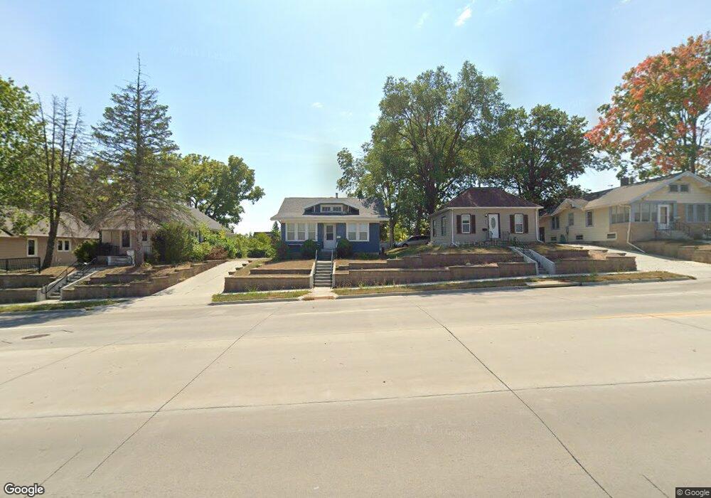 904 W 1st St, Cedar Falls, IA 50613 - photo 1