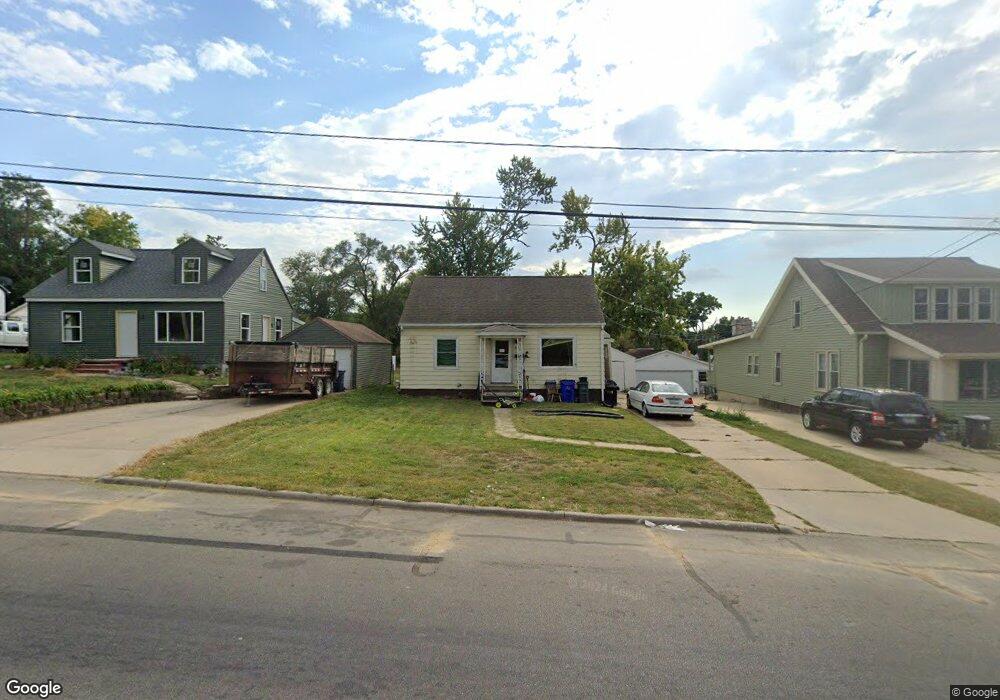 2150 C St SW, Cedar Rapids, IA 52404 - photo 1