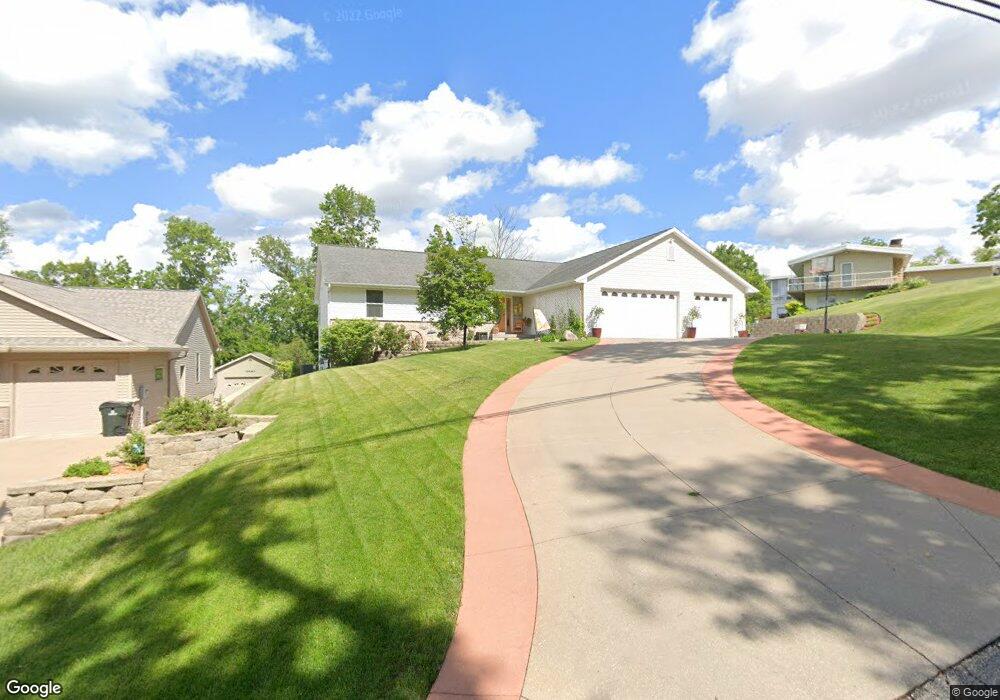 2005 20th St NW, Cedar Rapids, IA 52405 - photo 1