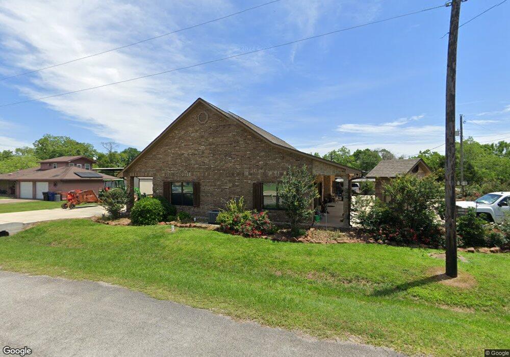 202 Willis St, Brazoria, TX 77422 - photo 1