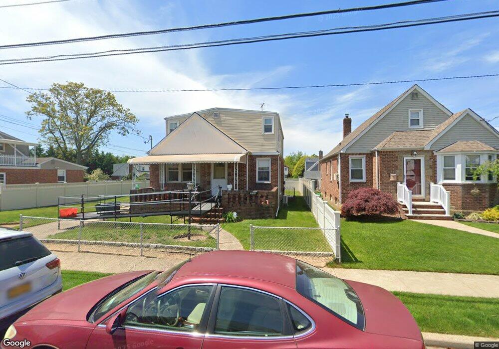 2 Commonwealth St, Franklin Square, NY 11010 - photo 1