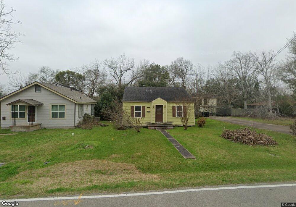 1302 Fairview Dr, Alvin, TX 77511 - photo 1