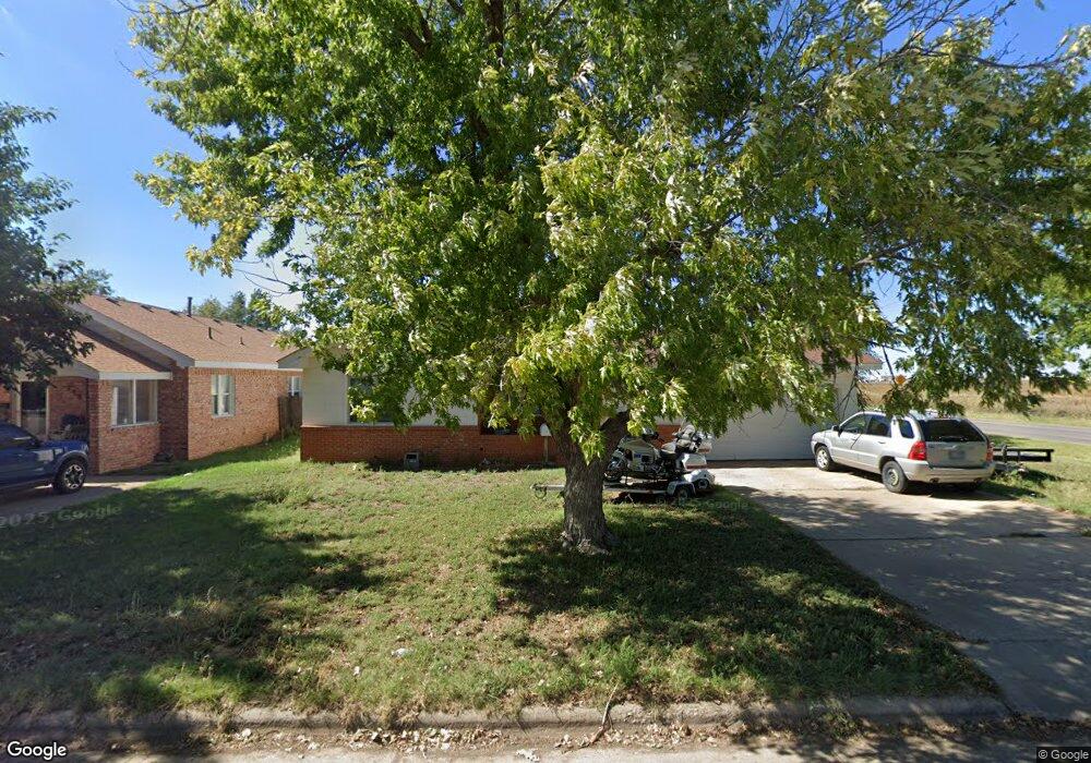 721 Cedar Ave, Dumas, TX 79029 - photo 1