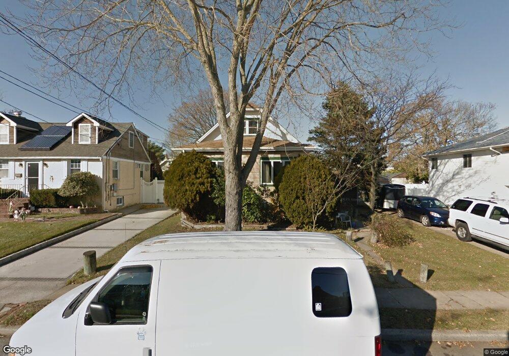 1039 Hastings St, Baldwin, NY 11510 - photo 1