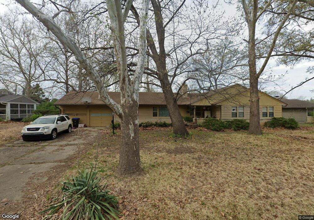 4410 SW 13th St, Topeka, KS 66604 - photo 1