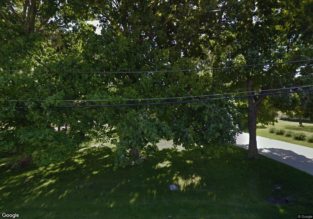 711 Westland Rd NW, Cedar Rapids, IA 52405 - photo 1