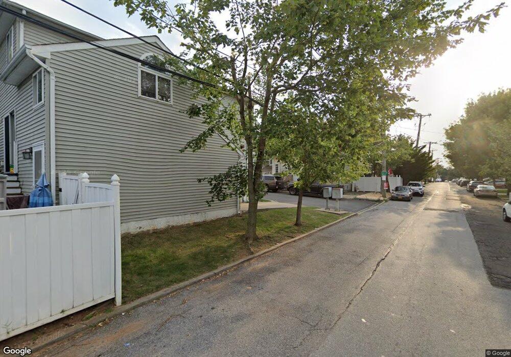 20 Crabtree Ln, Staten Island, NY 10309 - photo 1