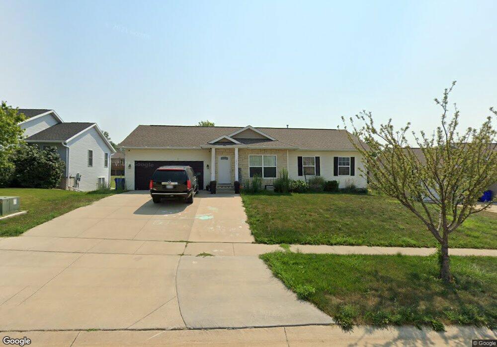 1419 Grizzly Dr NW, Cedar Rapids, IA 52405 - photo 1