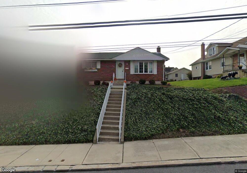 325 Mauch Chunk St, Nazareth, PA 18064 - photo 1