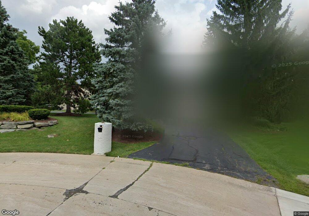 3956 Columbia Ct, Bloomfield Hills, MI 48302 - photo 1