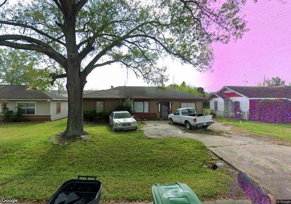 6962 Peyton St, Houston, TX 77028 - photo 1