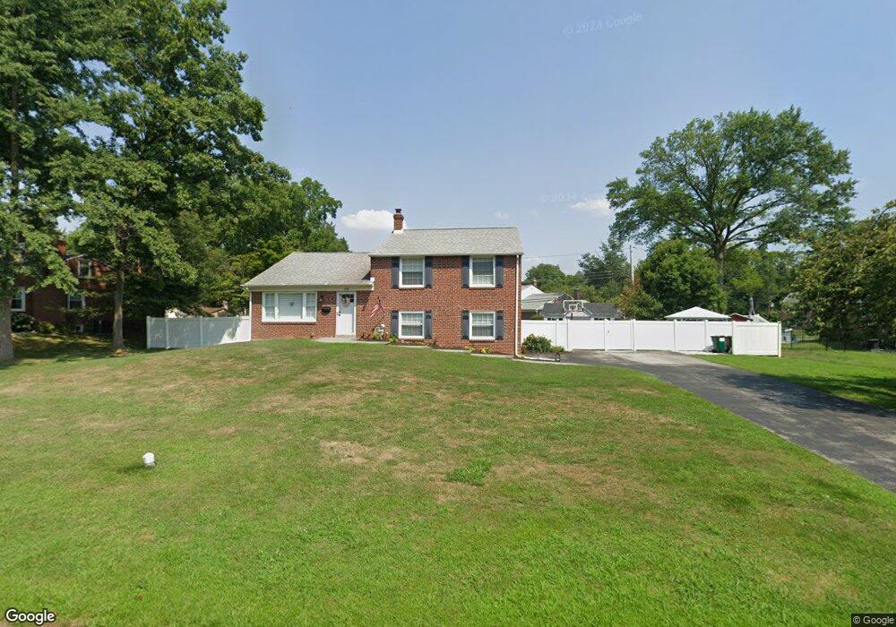 102 Cameron Dr, Wallingford, PA 19086 - photo 1