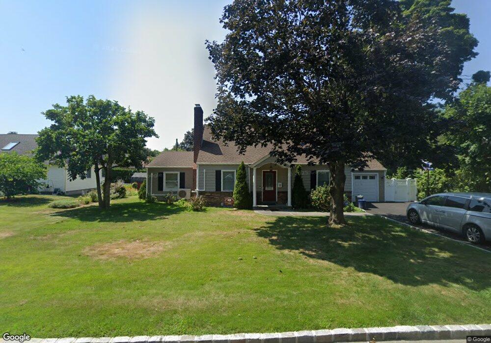 16 Elin Place, Glen Head, NY 11545 - photo 1