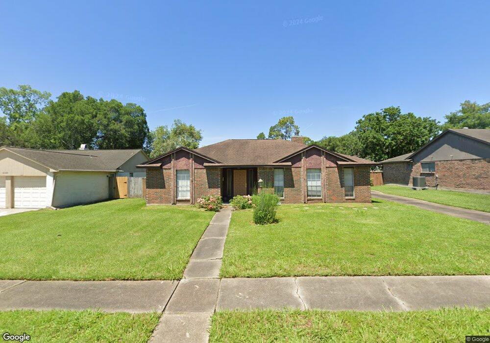 16418 Oxnard Ln, Friendswood, TX 77546 - photo 1