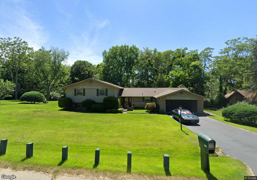 693 Rising Hill Dr, Xenia, OH 45385 - photo 1