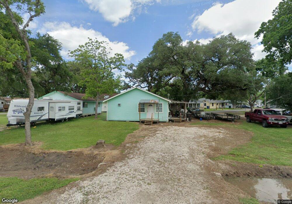 511 E Smith St, Brazoria, TX 77422 - photo 1