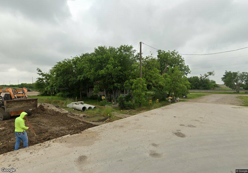 105 Fowler St, Ennis, TX 75119 - photo 1