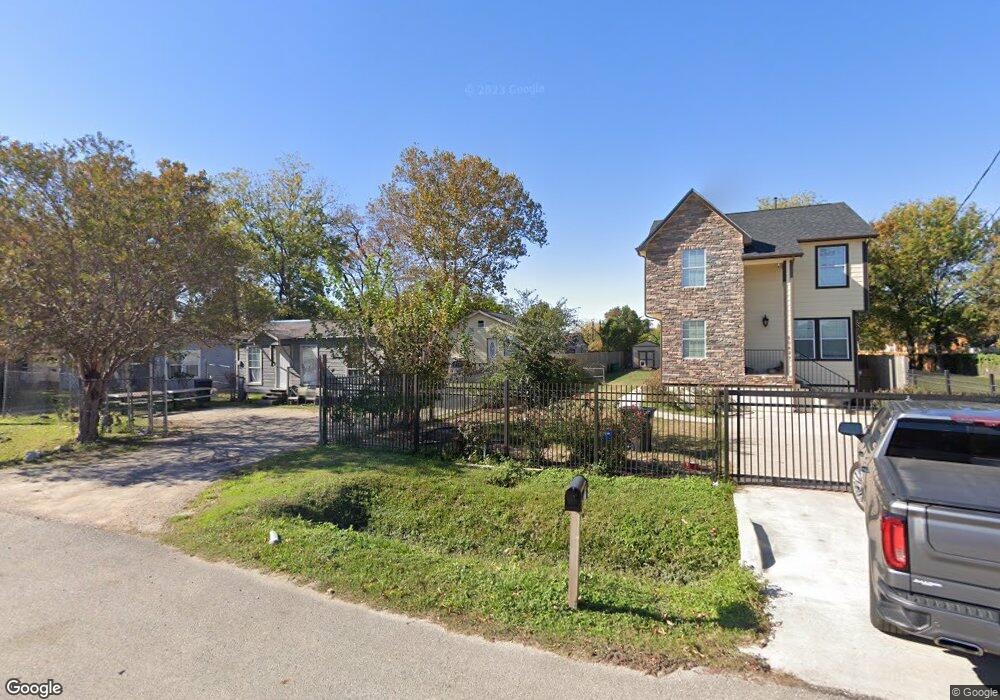 10625 Stafford Dr, Houston, TX 77093 - photo 1