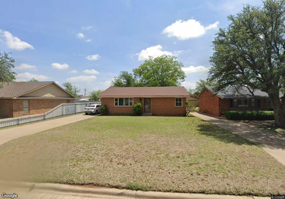 412 Dallas St, Plainview, TX 79072 - photo 1