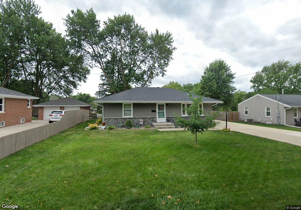 225 E Rose Ave, Des Moines, IA 50315 - photo 1