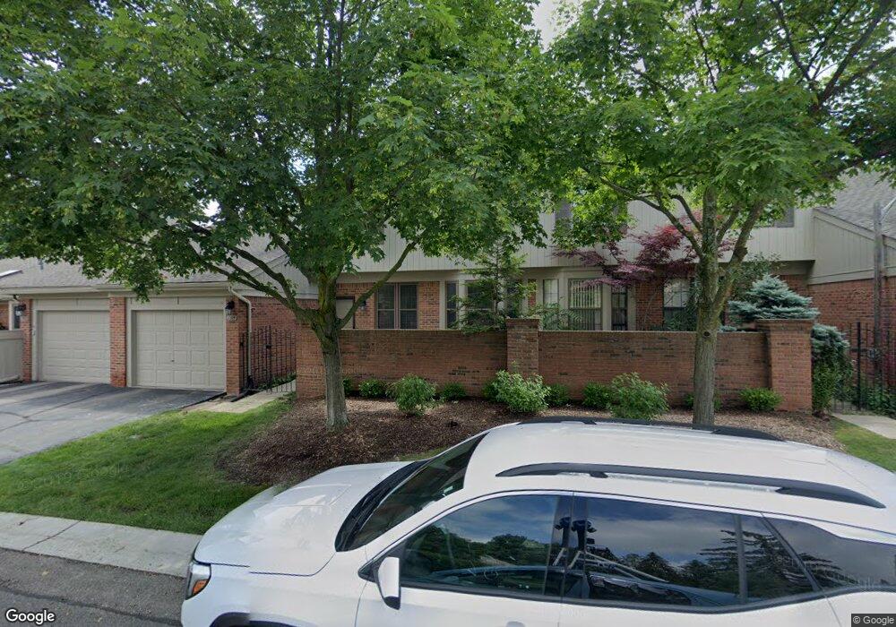 7384 Barrington Ct unit 11, 82, West Bloomfield, MI 48322 - photo 1