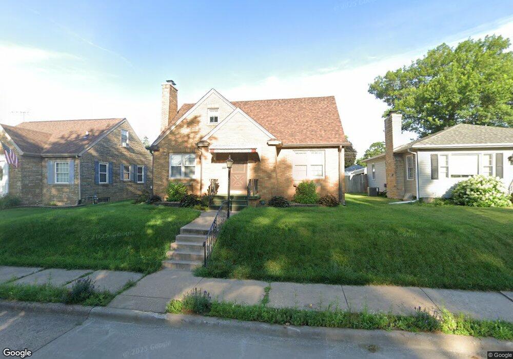 2422 N Howell St, Davenport, IA 52804 - photo 1