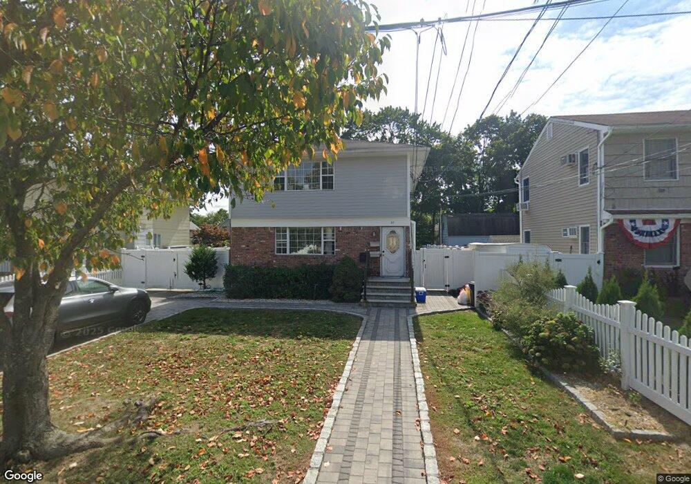 37 Walters Ave unit 2, Syosset, NY 11791 - photo 1