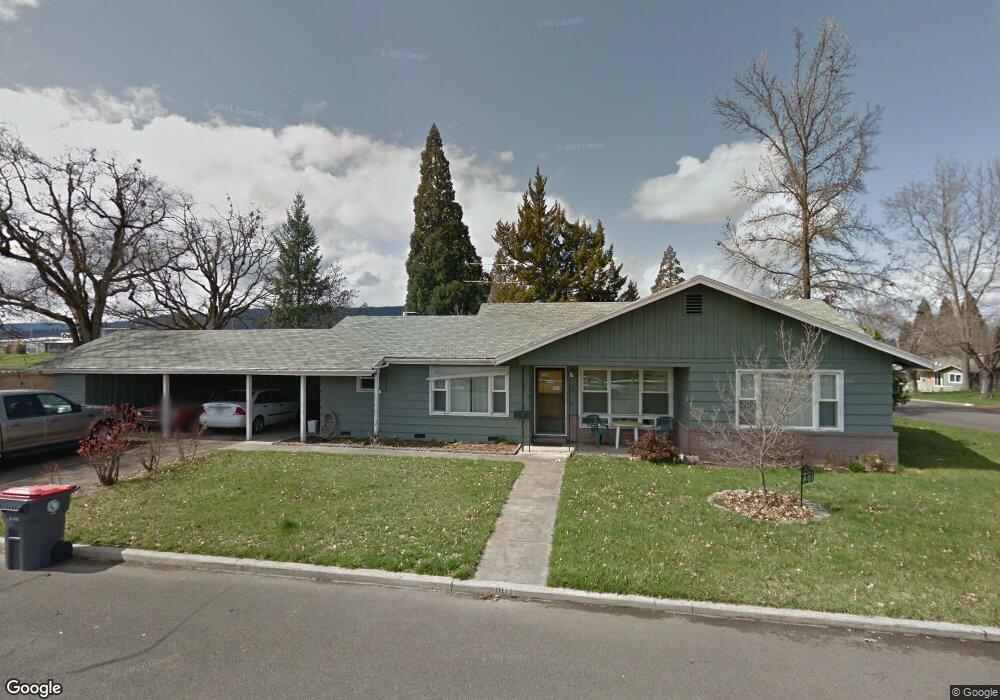 801 Crown Ave, Central Point, OR 97502 - photo 1