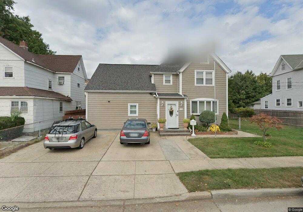 188 Cleveland Ave, Mineola, NY 11501 - photo 1