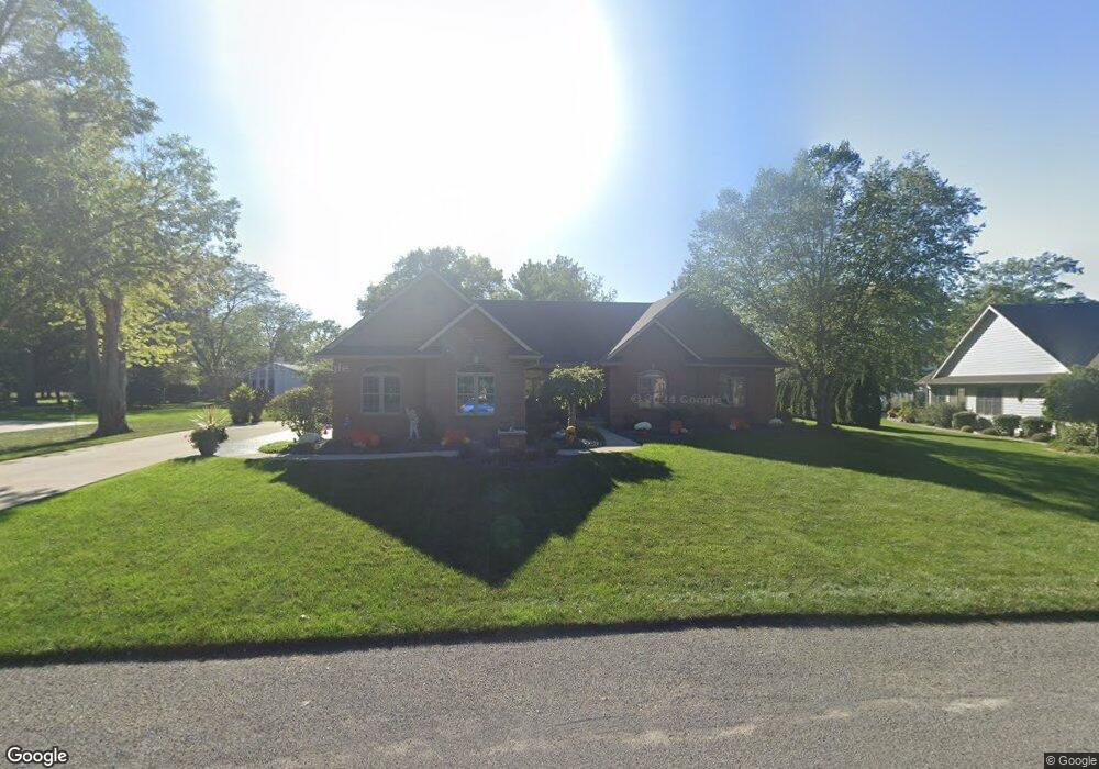 1242 Hickorywood Ln, Lima, OH 45805 - photo 1