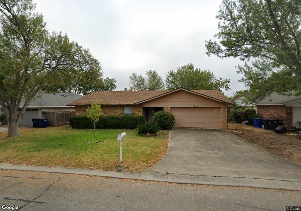 1410 Shannon Cir, New Braunfels, TX 78130 - photo 1