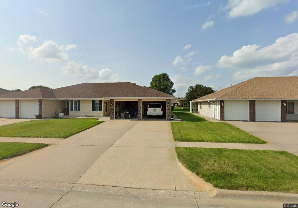 907 Heather Ln, Norfolk, NE 68701 - photo 1