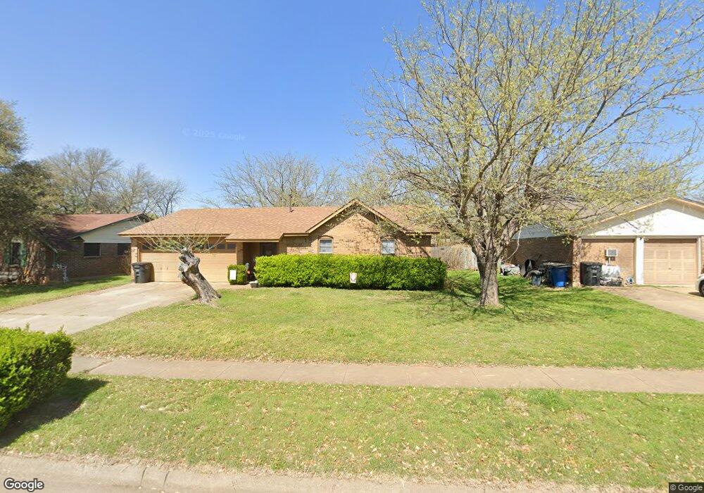 1408 Laurel Ln, Cleburne, TX 76033 - photo 1