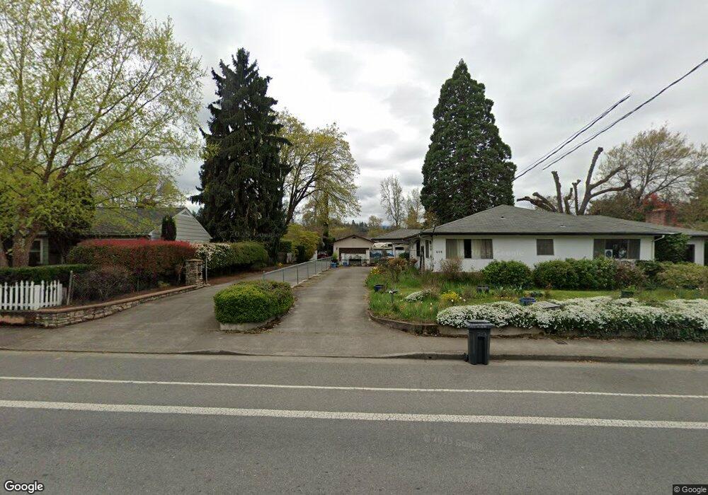 705 SE M St, Grants Pass, OR 97526 - photo 1