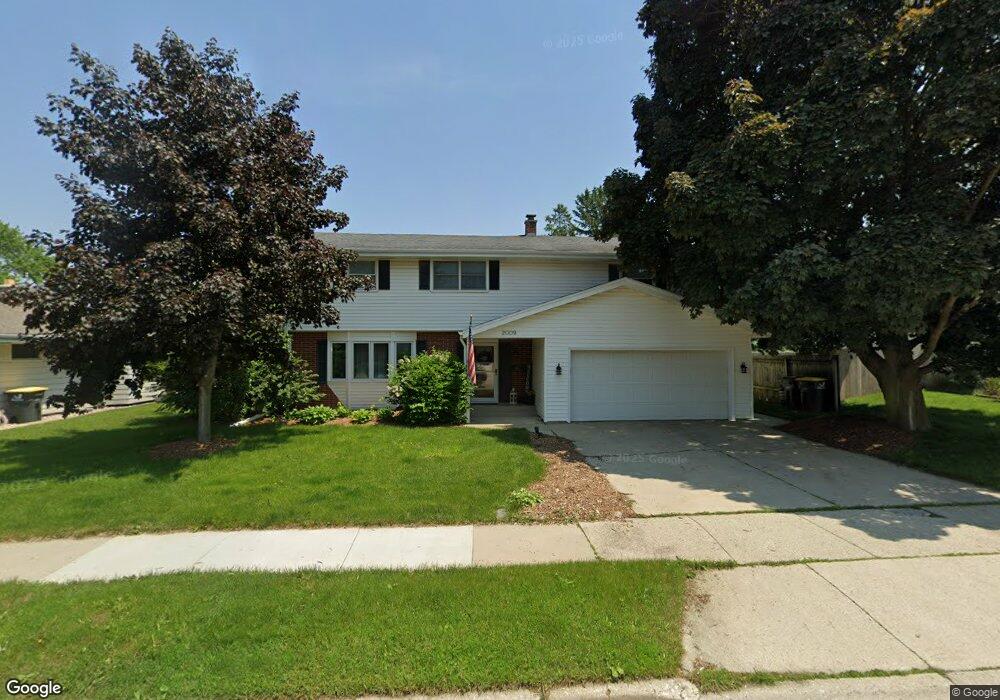 2009 Manhattan Dr, Waukesha, WI 53186 - photo 1