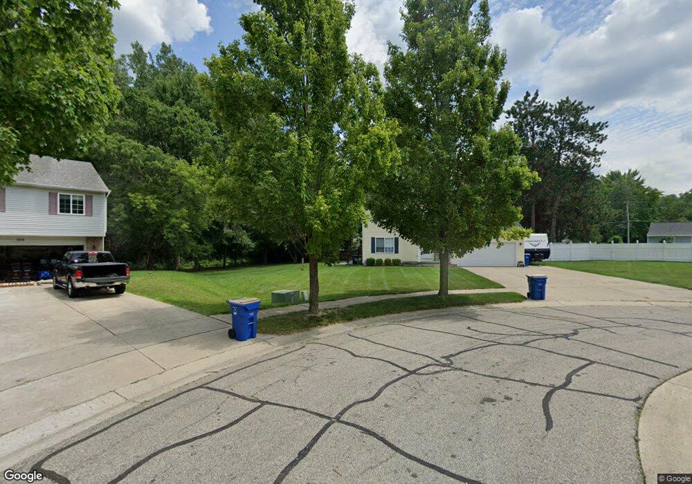 367 Eagle Landings Ct, Waterford, MI 48327 - photo 1